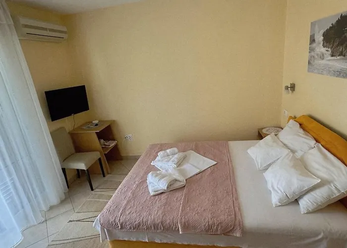 Apartments Mitrovici Milocer